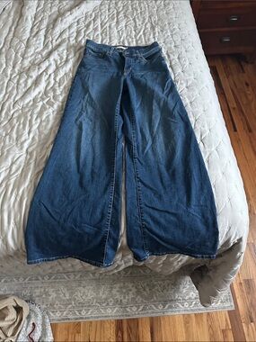Levi’s Wide Leg Women's Jeans - Dark Blue shaping jeans